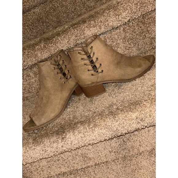 Madden Girl Size 5 Booties (Women 7) - Picture 2 of 7